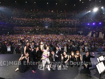 日本で歌手としても活動中の韓国の男性俳優ユン・サンヒョンが、10日に東京で初の日本ツアー「BLACK MOUNTAIN」の最終公演を大盛況に終えた。
