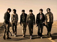 神話（SHINHWA）のチョンジンが、「タンブリングをして死にそうになったことがある」と告白し、話題となっている。
