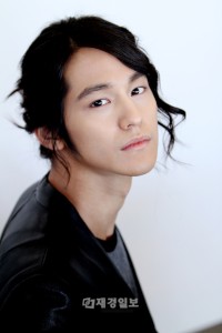 俳優キム・ボムが、映画『ミラクル(監督:クォン・ホヨン)』に電撃キャスティングされ、スリラーに挑戦する。 俳優キム・ボムが、映画『ミラクル(監督:クォン・ホヨン)』に電撃キャスティングされ、スリラーに挑戦する。