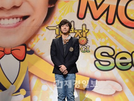 イ・スンギが15日、SBS『強心臓』の最後の収録に参加した。