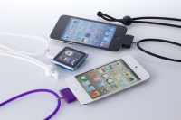 iPod/iPhoneのDockコネクタに装着すると首から提げて携帯できるストラップ「DockStrap One」 iPod/iPhoneのDockコネクタに装着すると首から提げて携帯できるストラップ「DockStrap One」