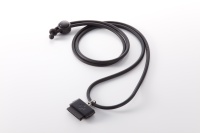 iPod/iPhoneのDockコネクタに装着すると首から提げて携帯できるストラップ「DockStrap One」 iPod/iPhoneのDockコネクタに装着すると首から提げて携帯できるストラップ「DockStrap One」