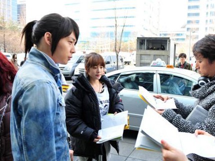 JYJのパク・ユチョンが17日午前、ドラマの撮影現場に復帰した。写真=SBS