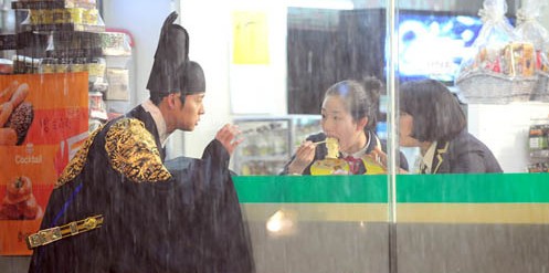 SBSの新ドラマ『屋根裏部屋の皇太子』が、いよいよ21日初回放送された。