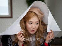 前回に続き、3つのチームに分かれて帰農アイテムを探しに出た『青春不敗2』のメンバーらは、営農資金100万ウォンを手に入れるために熾烈な頭脳戦を繰り広げた。