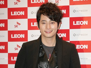 22日午後、ソウル市ノンヒョン洞のクラブで、ライフスタイル・マガジン「LEON」韓国版創刊パーティーが開かれた。