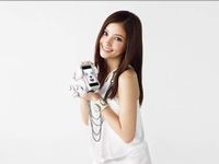 CMには黒木メイサさんを起用（画像：バンダイ）