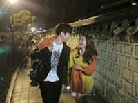 2PMジュノ＆キム・ソウンの甘いデートシーンが話題だ。