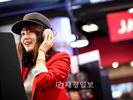 女優パク・ジニがMBC MUSICのスウィートなリアリティー番組『その女作詞、その男作曲』にキャスティングされ、話題を呼んでいる。