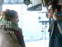 3日放送されたKBSドラマ『ラブレイン』第4話のエンディングでは、舞台が1970年代から2012年へ移り、チャン・グンソクとユナの180度変身した姿が公開された。