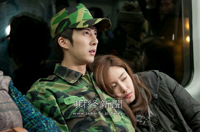 玉水洞セレブのオーラを芳醇に漂わせながら、女心を虜にする準備を整えたSS501キム・ヒョンジュン(マンネ)が、地下鉄の酔っ払い女に扮したキム・ユンソとリアル度100%のホットな出逢いを果たし、話題になっている。 玉水洞セレブのオーラを芳醇に漂わせながら、女心を虜にする準備を整えたSS501キム・ヒョンジュン(マンネ)が、地下鉄の酔っ払い女に扮したキム・ユンソとリアル度100%のホットな出逢いを果たし、話題になっている。