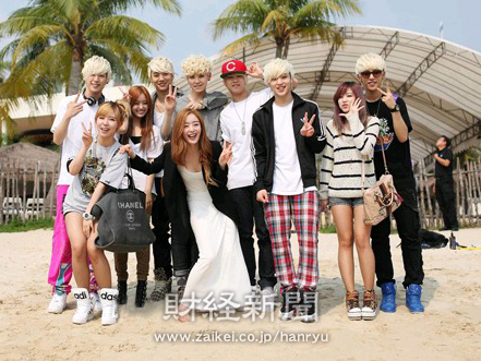 韓国人気ガールズグループSecret(シークレット)と大型新人男性グループB.A.P(ビーエイピー)の、初海外旅行のフレッシュな映像が放送される。
