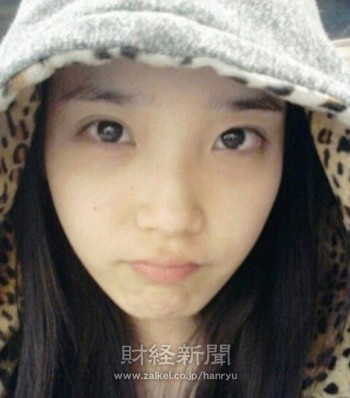 歌手IU（アイユ）のコメント遊びを利用したファンとの交流が関心を集めている。