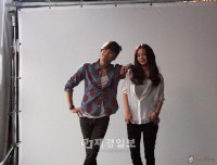 カフェベネはKBS 2TV月火ドラマ『ラブレイン』に出演中のチャン・グンソクを新しいモデルとして起用し、これまでのモデルを務めてきたハン・イェスルと共にテレビCMを撮影した。 カフェベネはKBS 2TV月火ドラマ『ラブレイン』に出演中のチャン・グンソクを新しいモデルとして起用し、これまでのモデルを務めてきたハン・イェスルと共にテレビCMを撮影した。