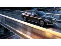 新型「シーマ」(画像:日産自動車) 新型「シーマ」(画像:日産自動車)