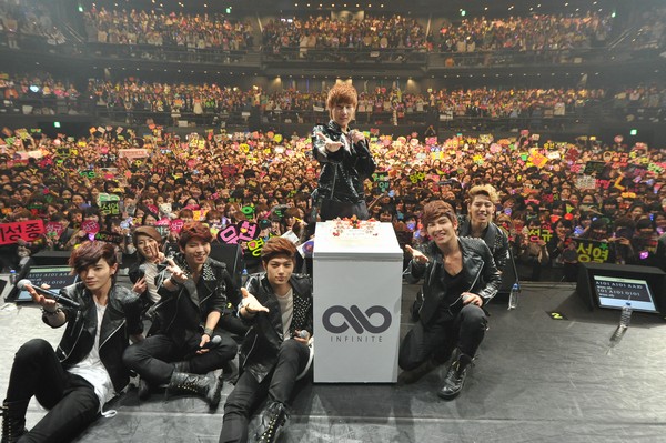 韓国出身の男性7人組グループ・INFINITE(インフィニット)が25日、都内で日本2ndシングル｢Be Mine｣の発売記念イベントを行った。
