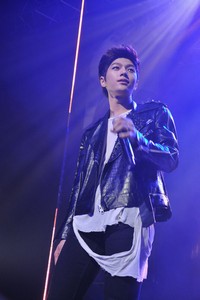 韓国出身の男性7人組グループ・INFINITE(インフィニット)が25日、都内で日本2ndシングル｢Be Mine｣の発売記念イベントを行った。