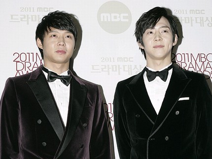 JYJパク・ユチョン、俳優パク・ユファンの兄弟が、百想(ペクサン)芸術大賞で初の兄弟同時受賞に挑戦する。
