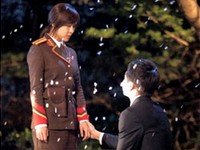 26日に放送される韓国MBC『ザ・キング2Hearts』の第12話では、イ・スンギがハ・ジウォンの前でひざまずきプロポーズをし、二人が抱き合うシーンが描かれる。写真=キム・ジョンハクプロダクション