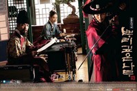 第48回百想芸術大賞のTV部門大賞を受賞した韓国SBSドラマ『根深い木』が、30日、韓国で初となる作家版台本集を出版するという。