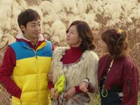 JTBCのシチュエーションコメディ『清潭洞（チョンダムドン）に住んでます（原題）』に出演中の俳優イ・サンヨプが、KARAのカン・ジヨンとの仲よし兄妹ぶりで注目されている。
