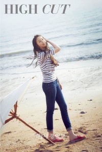 Wonder Girls(ワンダーガールズ)のソヒが、砂浜で清純さとセクシーさ漂う姿を披露した。写真=ハイカット