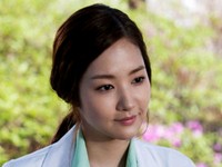 韓国MBC新週末ドラマ『Dr.JIN』(脚本：ハン・ジフン、チョン・ヒョンジン、演出：ハン・ヒ)で主役を演じる女優パク・ミニョンが、子役たちの人気を独占している。
