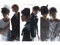 世界的振り付け師ロバート・ステインバッハが、BEASTのDVD撮影に参加する。