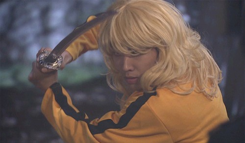 MBLAQメンバーのイ・ジュンが、映画『キル・ビル』のユマ・サーマンに変身した。