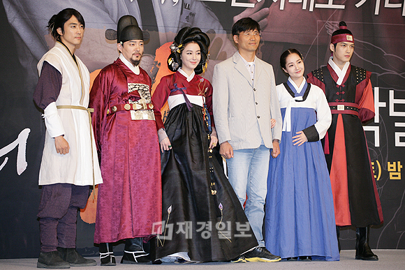 新ドラマ『Dr.JIN』制作発表会(26) ソン・スンホ