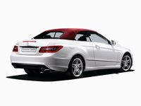 「E 350 BlueEFFICIENCY Cabriolet Exclusive Limited」(画像:メルセデス・ベンツ日本) 「E 350 BlueEFFICIENCY Cabriolet Exclusive Limited」(画像:メルセデス・ベンツ日本)
