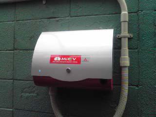 ガストに設置されたEV充電設備（写真：すかいらーく）