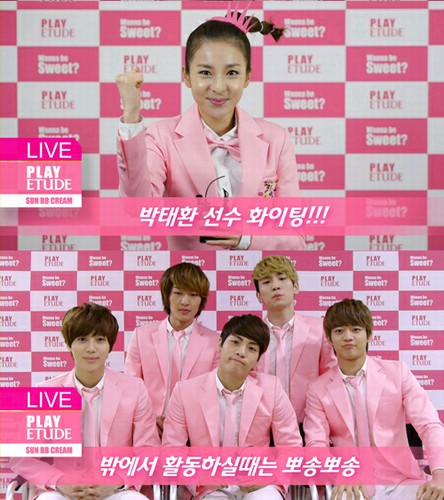 人気アイドルグループ2NE1（トゥエニィワン）のサンダラ・パク（ダラ）とSHINee（シャイニー）が、水泳の韓国代表パク・テファン選手とチョン・ダレ選手を応援する映像を送り、話題になっている。