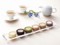 「スペシャルミニロールケーキ（6個入り）」盛り付け例（写真：ローソン）