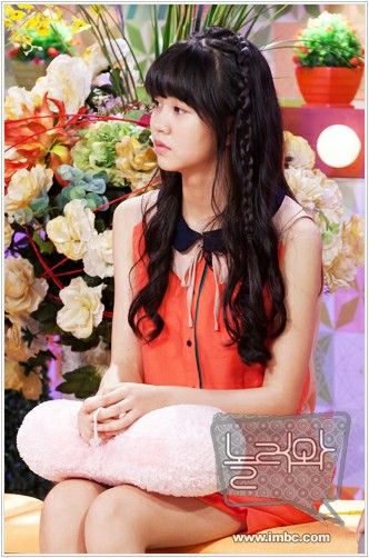 4日放送の韓国のバラエティー番組『遊びにおいで』で、子役のキム・ソヒョンがJYJパク・ユチョンとの仲の良さを明かし、女性出演者たちの羨望を一身に集めた。