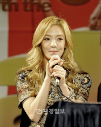 少女時代ヒョヨンを応援する為、毎週順番で撮影現場を訪問する少女時代のメンバーたちが、MBC『ダンシング・ウィズ・ザ・スター シーズン2』のもう一つのお楽しみポイントとなっている。ティファニー、ソヒョン、ユナ、サニーが続けて、ヒョヨンの為に撮影現場を訪れた。 少女時代ヒョヨンを応援する為、毎週順番で撮影現場を訪問する少女時代のメンバーたちが、MBC『ダンシング・ウィズ・ザ・スター シーズン2』のもう一つのお楽しみポイントとなっている。ティファニー、ソヒョン、ユナ、サニーが続けて、ヒョヨンの為に撮影現場を訪れた。