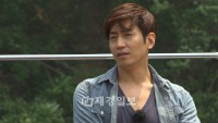 神話(SHINHWA)のリーダーエリックが、ドッキリカメラにまんまとハメられた。 神話(SHINHWA)のリーダーエリックが、ドッキリカメラにまんまとハメられた。