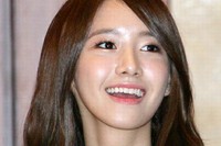 少女時代のメンバー、ユナ、ソヒョン、ユリが「すっぴんのほうが綺麗で、化粧する必要がない化粧品モデル」のネット投票でトップ3を独占し、少女時代の勢いを証明した。写真=少女時代ユナ
