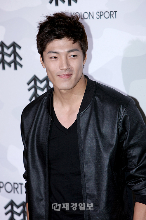 コオロンスポーツの秋冬ファッションショー(8) イ・ジェユン