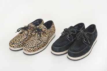 アンダーグラウンド×ディスカバード、コラボでラバーソールのシューズを発表