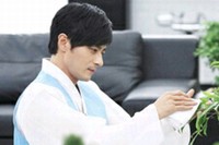 ドラマ『紳士の品格』に出演中のチャン・ドンゴンが、初めて韓服姿を公開するといい関心を集めている。写真＝ファエンダムピクチャーズ