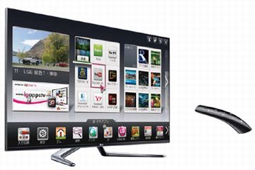 「LM9600」(55インチモデル)とマジックリモコン(画像:LGエレクトロニクス・ジャパン) 「LM9600」(55インチモデル)とマジックリモコン(画像:LGエレクトロニクス・ジャパン)