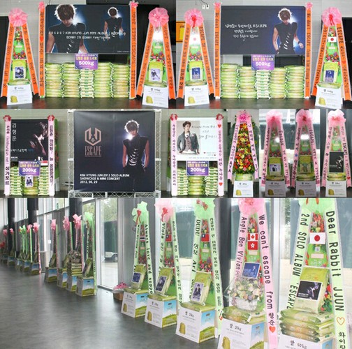 キム・ヒョンジュン(SS501のマンネ)の国内外ファンが、彼のコンサートに大規模なドリーミー米花輪を送って応援し、スターとともに行なう米寄付に参加した。写真=ドリーミー
