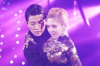 『ダンシング・ウィズ・ザ・スター　シーズン2』のマスコットが少女時代のヒョヨンならば、シーズン1には4minuteのヒョナがいた。二人はそれぞれのガールズグループを代表するダンサーであるだけに毎週素晴らしいステージを披露し、その他にも並行理論に近い共通点が存在する事が判明した。