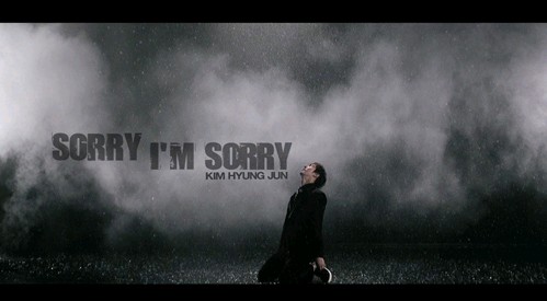キム・ヒョンジュン（SS501のマンネ）が新曲『Sorry I'm Sorry』のMVティーザー映像を通してカリスマ溢れる男性美を誇示、視線を集中させている。
