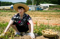 韓国KBS『青春不敗シーズン2』に出演した2AM(ツーエイエム)チョグォンが、JYP社屋に住みついている幽霊の話を告白し、周囲の背筋を凍らせた。 韓国KBS『青春不敗シーズン2』に出演した2AM(ツーエイエム)チョグォンが、JYP社屋に住みついている幽霊の話を告白し、周囲の背筋を凍らせた。