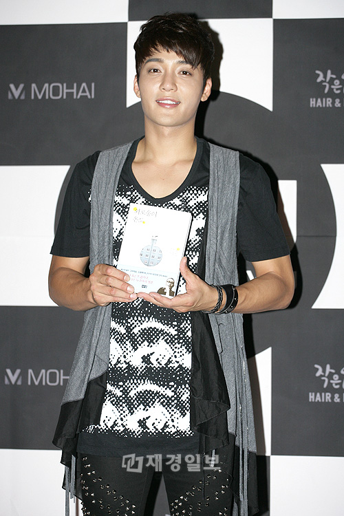 愛の分かち合いコンサート2、キム・ジヌらが集う(10) キム・ジヌ