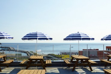 江ノ島に新感覚のレストラン・カフェ施設「ザ ビーチハウス」 Eggs'n ThingsとGARBが出店