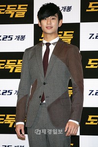 映画「泥棒たち」（監督：チェ・ドンフン、制作：ケーパーフィルム）のマスコミ向けの試写会が10日午後、ソウルのヘンダン洞にあるCGV往十里（ワンシンリ）で開催された。写真=キム・スヒョン