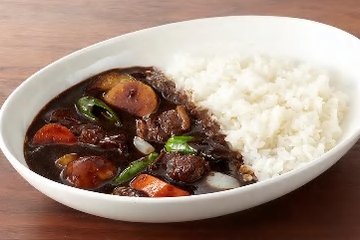 「カシミールビーフカレー」（写真：ロイヤルホールディングス）